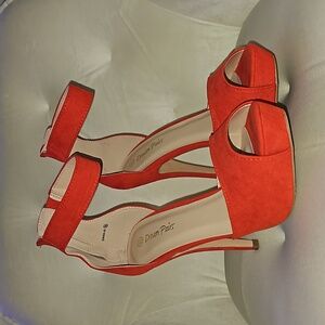 NWOB Red High Heels 👠 9.5